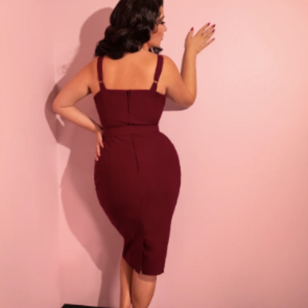 RARE! MANEATER WIGGLE DRESS IN BURGUNDY - VIXEN BY MICHELINE PITT SZ SM NWT - Picture 2 of 7